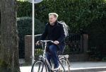 Enschede 2 maart 2024
Pieter Omtzigt vertrekt op de fiets vanaf zijn huis naar voetbalclub Emos.