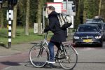Enschede 2 maart 2024
Pieter Omtzigt vertrekt op de fiets vanaf zijn huis naar voetbalclub Emos.