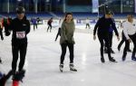 Heerenveen 24 maaart 2024
De hollandse 100 wordt dit jaar gereden in Thyalf . Aanwezig oa Prins Bernhard Prinses Annette Samuel v Vollenhoven Benjamin v Vollenhoven Prinses Margriet Mr Pieter v Vollenhoven Prins Maurits Lucas v Vollenhoven en  Prins Pieter Christiaan . Verder aanwezig Simon Keizer Bas Muijs (en vrouw) Marianne Timmer Benjamin Aslan Joy Beune Eduard Schaepman met zijn zoon en Rob Kamphues met vriendin.