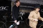 Heerenveen 24 maaart 2024
De hollandse 100 wordt dit jaar gereden in Thyalf . Aanwezig oa Prins Bernhard Prinses Annette Samuel v Vollenhoven Benjamin v Vollenhoven Prinses Margriet Mr Pieter v Vollenhoven Prins Maurits Lucas v Vollenhoven en  Prins Pieter Christiaan . Verder aanwezig Simon Keizer Bas Muijs (en vrouw) Marianne Timmer Benjamin Aslan Joy Beune Eduard Schaepman met zijn zoon en Rob Kamphues met vriendin.