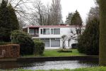 Amsterdam 13 maart 2024
Nieuwe huis Rico Verhoeven en Naomy v Beem in Amsterdam . Het ligt aan het water