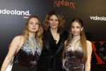 Amsterdam 18 maart 2024
Premiere Spinx in Pathe Tuschinski met in de cast oa Andrea Vass Benja Bruijning Chardonnay Rillen Delilah Warcup v Eyck Eva v Heijningen Marvcel Hensema Rami Kooti Arab Rifka Lodeizen Sallie Harmsen en Sil v d Zwan. Rifka Lodeizen kwam met haar dochters