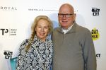 Den Bosch 23 maart 2024
Premiere ver van je bed in theater de Parade. ruud de Graaf met partner
