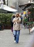 Amsterdam 20 maart 2024
tatjana Simic met haar hondje op straat in Amsterdam zuid.