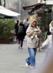 Amsterdam 20 maart 2024
tatjana Simic met haar hondje op straat in Amsterdam zuid.
