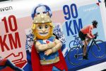 Heerenveen 24 maaart 2024
De hollandse 100 wordt dit jaar gereden in Thyalf . Aanwezig oa Prins Bernhard Prinses Annette Samuel v Vollenhoven Benjamin v Vollenhoven Prinses Margriet Mr Pieter v Vollenhoven Prins Maurits Lucas v Vollenhoven en  Prins Pieter Christiaan . Verder aanwezig Simon Keizer Bas Muijs (en vrouw) Marianne Timmer Benjamin Aslan Joy Beune Eduard Schaepman met zijn zoon en Rob Kamphues met vriendin.