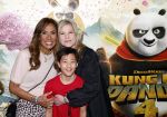 Amsterdam 10 maart 2024
Premiere Kung Fu Panda in de pathe Arena. Tina Nijkamp met zoontje en Patty Brard
