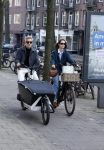 Amsterdam 8 maart 2026
Art Rooijkkers met zijn vrouw Karlijn Gudden met de bakfiets in Amsterdam zuid.