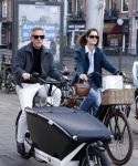 Amsterdam 8 maart 2026
Art Rooijkkers met zijn vrouw Karlijn Gudden met de bakfiets in Amsterdam zuid.