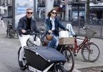 Amsterdam 8 maart 2026
Art Rooijkkers met zijn vrouw Karlijn Gudden met de bakfiets in Amsterdam zuid.