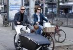 Amsterdam 8 maart 2026
Art Rooijkkers met zijn vrouw Karlijn Gudden met de bakfiets in Amsterdam zuid.