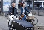 Amsterdam 8 maart 2026
Art Rooijkkers met zijn vrouw Karlijn Gudden met de bakfiets in Amsterdam zuid.