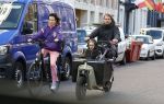 Amsterdam 2 maart 2026
Birgit Schuurman (47) is gelukkig met haar vriend, personal trainer Sander van Haarlem. Samen kregen zij op 31 december 2021 een zoon genaamd Jimi. Hier ijden ze op de fiets en de bakfiets bij het vondelpark