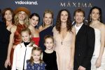 Amsterdam 11 maart 2026
Premiere 2e seizoen Maxima ( Videoland) in nieuwe kerk in Amsterdam . Martijn Lakemeier Als Willem-Alexander en Delfina Chaves Als MÃ¡xima met Julie Als Amalia, Nina Als Ariane n Philou Als Alexia, Abbey Hoes Als Laurentien en Steef de Bot Als Constantijn, Elsie de Brauw Als Beatrix en Sebastian Koch Als Claus, Agustina Palma Als vriendin MÃ¡xima , Rifka Lodeizen Als Noor en Claire Bender Als Mabel, Jean-Paul Buijs Als Balkenende, Regisseurs Saskia Diesing, Joosje Duk