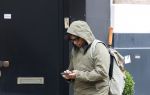 Amsterdam 24 maart 2026
Daniel Arends op de pc hooftstraat met een muts op