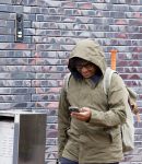 Amsterdam 24 maart 2026
Daniel Arends op de pc hooftstraat met een muts op