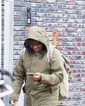Amsterdam 24 maart 2026
Daniel Arends op de pc hooftstraat met een muts op
