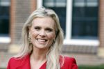 Amsterdam 8 maart 2026
Boek presentatie Yesim Candan in het college Hotel. Eveline Stallaart