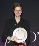 Amsterdam 30 maart 2026
Verkiezing best geklede nederlandse man . Freddy Tratlehner (VjÃ¨ze Fur) werd de winnaar .Hij kwam met zijn partnere