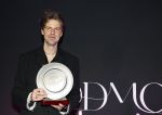 Amsterdam 30 maart 2026
Verkiezing best geklede nederlandse man . Freddy Tratlehner (VjÃ¨ze Fur) werd de winnaar .Hij kwam met zijn partnere