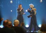 Amsterdam 27 maart 2026
Hans Klok kondigt Glennis Grace aan . Glennis gaat het komende jaar wekelijks optreden in the Harbour Club .