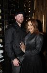 Amsterdam 27 maart 2026
Hans Klok kondigt Glennis Grace aan . Glennis gaat het komende jaar wekelijks optreden in the Harbour Club . Glennis met haar vriend Eddy Reijner