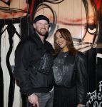 Amsterdam 27 maart 2026
Hans Klok kondigt Glennis Grace aan . Glennis gaat het komende jaar wekelijks optreden in the Harbour Club . Glennis met haar vriend Eddy Reijner