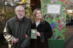 Amsterdam 1 maart 2026
Presentatie boek Lies Visschedijk bij de botanische tuin . Hans Dorrestijn reikte het eerste exemplaar uit .
