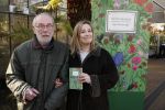 Amsterdam 1 maart 2026
Presentatie boek Lies Visschedijk bij de botanische tuin . Hans Dorrestijn reikte het eerste exemplaar uit .