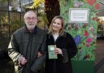 Amsterdam 1 maart 2026
Presentatie boek Lies Visschedijk bij de botanische tuin . Hans Dorrestijn reikte het eerste exemplaar uit .