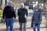 Amsterdam 1 maart 2026
Presentatie boek Lies Visschedijk bij de botanische tuin . Hans Dorrestijn reikte het eerste exemplaar uit . Hans Dorrestijn met zijn PA Daniela Titocci