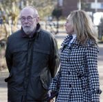Amsterdam 1 maart 2026
Presentatie boek Lies Visschedijk bij de botanische tuin . Hans Dorrestijn reikte het eerste exemplaar uit . Hans Dorrestijn met zijn PA Daniela Titocci