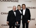 Amsterdam 16 maart 2026
Premiere Champagne met in de hoofdrollen Leo Alkemade Huub Stapel  en Guus Meeuwis . Huub Stapel en Hans Kraay met zijn vrouw Sofie Kraay