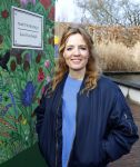 Amsterdam 1 maart 2026
Presentatie boek Lies Visschedijk bij de botanische tuin . Hans Dorrestijn reikte het eerste exemplaar uit . Ilse warringa kwam met haar man Gerwalt Spijkerman