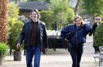 Amsterdam 1 maart 2026
Presentatie boek Lies Visschedijk bij de botanische tuin . Hans Dorrestijn reikte het eerste exemplaar uit . Ilse warringa kwam met haar man Gerwalt Spijkerman