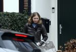 Hilversum 28 februari 2026
Jamie Kazan komt met scooter aan bij huis van Steven kazan . Daarna gaat ze boodschappen ndoen en komt ze ook weer terug.
