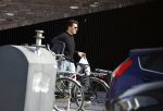 Volendam 20 maart 2026
Liza Smit helpt haar man Jan Smit met het inpakken van spullen in zijn auto . Na een huwelijk van 14 jaar hebben ze besloten te gaan scheiden . Liza blijft met de kinderen in hun huis wonen terwijl Jan in een huurhuis in Broek en Waterland gaat wonen.