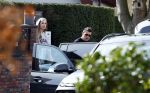 Volendam 20 maart 2026
Liza Smit helpt haar man Jan Smit met het inpakken van spullen in zijn auto . Na een huwelijk van 14 jaar hebben ze besloten te gaan scheiden . Liza blijft met de kinderen in hun huis wonen terwijl Jan in een huurhuis in Broek en Waterland gaat wonen.