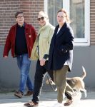 Amsterdam 5 maart 2026
Jon v Eerd met partner een een goede vriendin wandelend met hun hond in Amsterdam zuid.