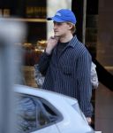 Amsterdam 9 maart 2026
Kasper Dolberg en zijn vrouw Julie Laerke doen boodschappen in Amsterdam zuid.