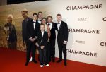 Amsterdam 16 maart 2026
Premiere Champagne met in de hoofdrollen Leo Alkemade Huub Stapel  en Guus Meeuwis . Leo Alkemade met vrouw en kinderen