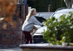 Volendam 20 maart 2026
Liza Smit helpt haar man Jan Smit met het inpakken van spullen in zijn auto . Na een huwelijk van 14 jaar hebben ze besloten te gaan scheiden . Liza blijft met de kinderen in hun huis wonen terwijl Jan in een huurhuis in Broek en Waterland gaat wonen.