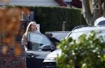 Volendam 20 maart 2026
Liza Smit helpt haar man Jan Smit met het inpakken van spullen in zijn auto . Na een huwelijk van 14 jaar hebben ze besloten te gaan scheiden . Liza blijft met de kinderen in hun huis wonen terwijl Jan in een huurhuis in Broek en Waterland gaat wonen.