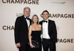 Amsterdam 16 maart 2026
Premiere Champagne met in de hoofdrollen Leo Alkemade Huub Stapel  en Guus Meeuwis . Marc v Deursen met vrouw en zoon