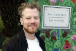 Amsterdam 1 maart 2026
Presentatie boek Lies Visschedijk bij de botanische tuin . Hans Dorrestijn reikte het eerste exemplaar uit . Pepijn Schoneveld en Merel Corduwener