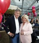 Leidschendam 25 maart 2025
De Bogaartjes hebben een feestje georganiseerd . Aanwezig  Rene Bogaart en zijn vrouw Sandra Bogaart .
Ook Don en Robin , Mitch en Robin Kim en Amisha Joe en Liv Pam en Finn en Opa Bogaart waren aanwezig .