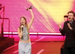 Leusden 9 maart 2026
Uitreiking edisons muziekprijzen bij Afas . 
Roxy Dekker ontvangt de prijs uit handen van haar vriend Koen v Heest