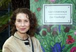 Amsterdam 1 maart 2026
Presentatie boek Lies Visschedijk bij de botanische tuin . Hans Dorrestijn reikte het eerste exemplaar uit . sandra Mattie