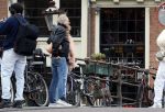 Amsterdam 1 maart 2026
Saskia van Zutphen met haar man in het centrum van Amsterdam
