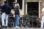 Amsterdam 1 maart 2026
Saskia van Zutphen met haar man in het centrum van Amsterdam